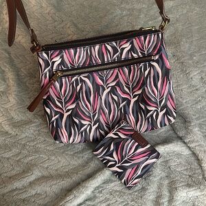 Multicolor fossil crossbody bag &matching bifold wallet